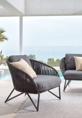 KAVE HOME Branzie lenestol, med stoffpute - svart tau og stl