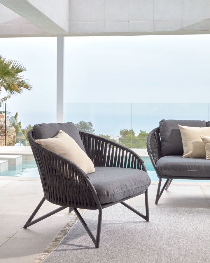 KAVE HOME Branzie lenestol, med stoffpute - svart tau og stl