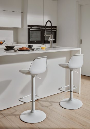 KAVE HOME Orlando-T barkrakk, m. ryggsttte og fotsttte - hvit polypropylen/kunstskinn/stl