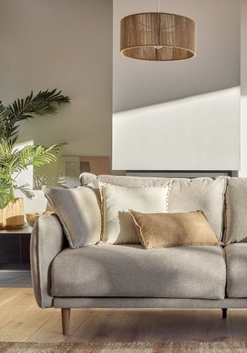 KAVE HOME Carlota 3-seters sofa - beige chenillestoff og naturlig furu