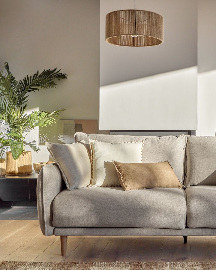 KAVE HOME Carlota 3-seters sofa - beige chenillestoff og naturlig furu