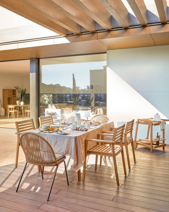 KAVE HOME Hanzel hagestol, med armlener - naturlig akasietre