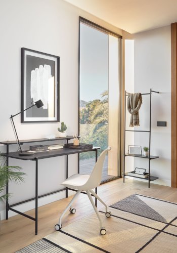 KAVE HOME Galatia klesstang i melamin og metall med svart finish 60 x 162 cm