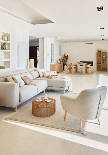 KAVE HOME Candela lenestol - beige stoff og naturlig bketre