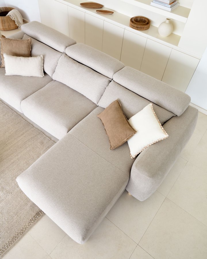 KAVE HOME Singa 3-manns sofa, med hyre sjeselong - beige stoff og naturlig bketre