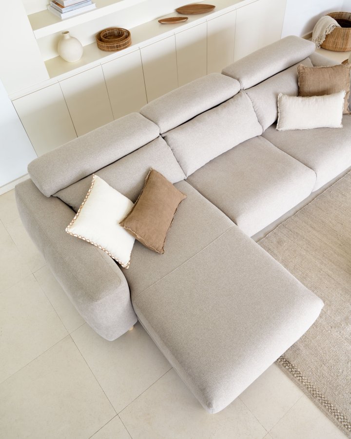 KAVE HOME Singa 3-manns sofa, med venstre sjeselong - beige stoff og naturlig bketre