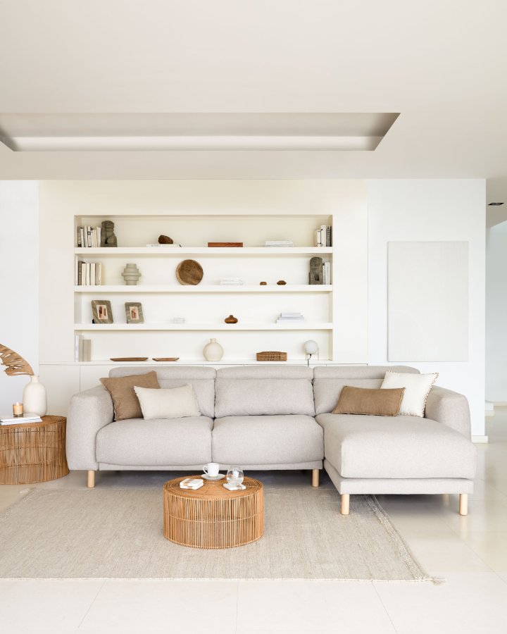 KAVE HOME Singa 3-manns sofa, med hyre sjeselong - beige stoff og naturlig bketre