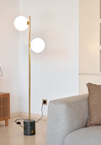 KAVE HOME Lonela gulvlampe - frostet glass, gullmetall og grnn marmor