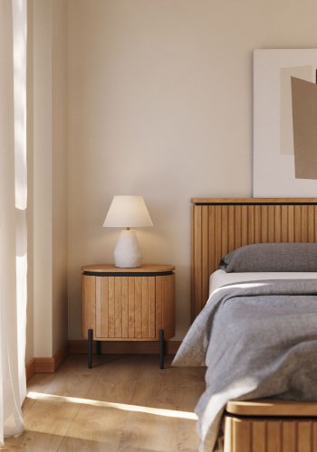 KAVE HOME Licia nattbord, m. 1 dr og 1 hylle - naturlig mangotre (55x35)