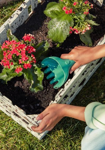 KAVE HOME Rawni hagelekesett med vannkanne, rake og spade