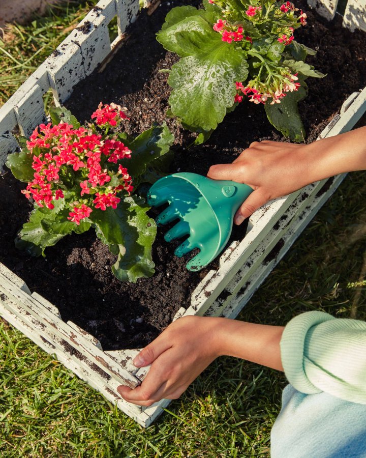 KAVE HOME Rawni hagelekesett med vannkanne, rake og spade