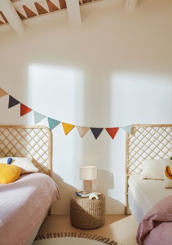 KAVE HOME Bianella bordlampe i flyel i beige