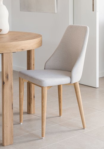 KAVE HOME Rosie spisebordstol - beige chenillestoff og naturlig ask