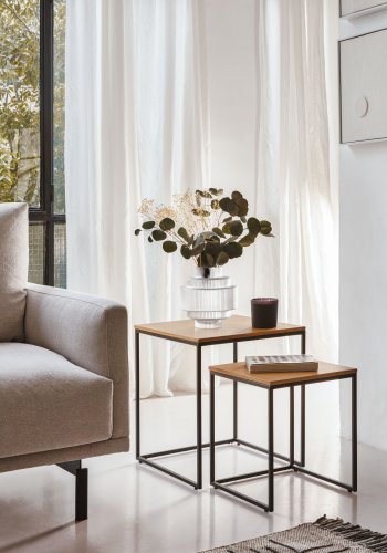 KAVE HOME Yoana sidebord, firkantet - naturlig eikefiner og svart jern (sett med 2)