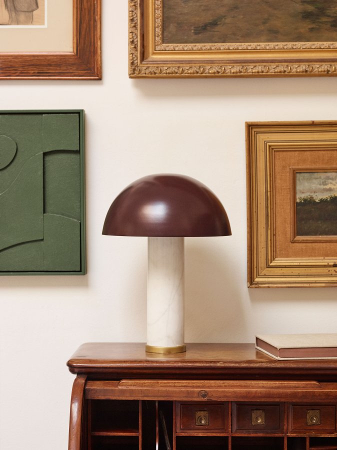 KAVE HOME Zorione bordlampe - hvit marmor og brunt metall