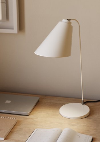 KAVE HOME Tipir bordlampe i stl med hvit finish