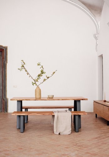 KAVE HOME Sono spisebord - naturlig akasietre og svart stl (220x100)