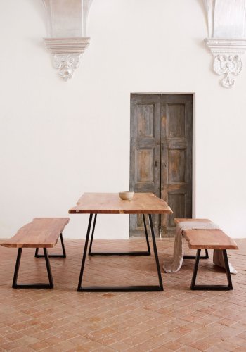 KAVE HOME Sono spisebord - naturlig akasietre og svart stl (220x100)