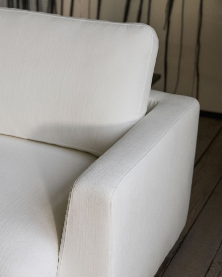 KAVE HOME Gala 4-sits soffa med sch&auml;slong p� h&ouml;ger sida i vit, 300 cm