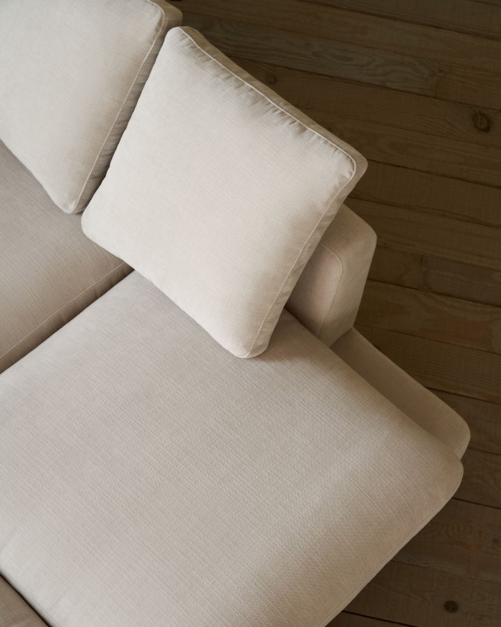 KAVE HOME Gala 4-seters sofa, med hyre sjeselong - beige stoff (300cm)