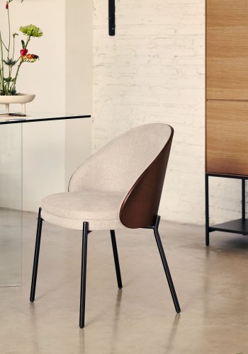 KAVE HOME Eamy spisestuestol - lysebrunt stoff, brun ask finer og sort stl