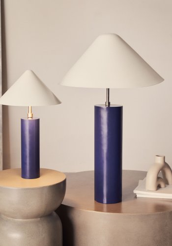 KAVE HOME Shiva bordlampe - hvitt og bltt jern