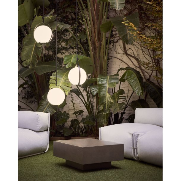 KAVE HOME Dinesh bordlampe, ledningsfri - hvidt polyethylen og sort stl (33x34)