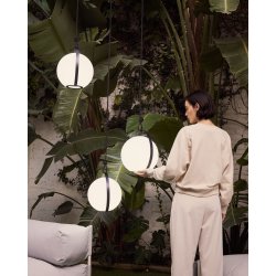 KAVE HOME Dinesh bordlampe, ledningsfri - hvidt polyethylen og sort stl (33x34)