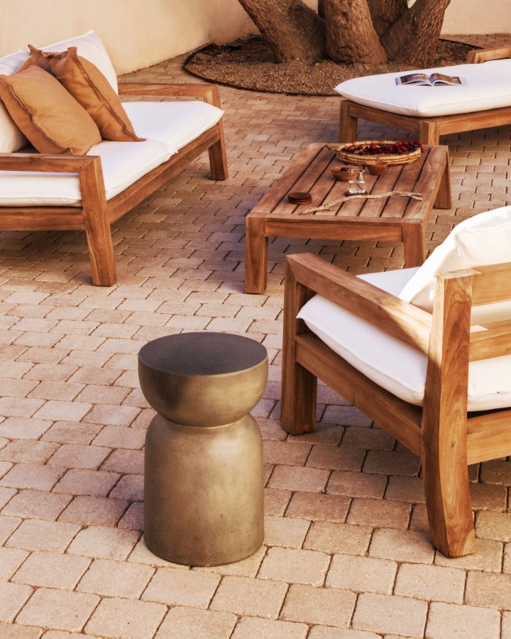 KAVE HOME Forcanera stol, m. hvit pute - brun teak