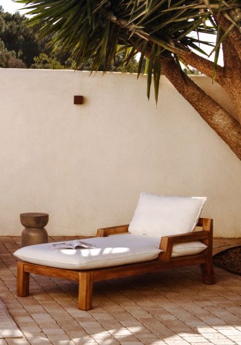 KAVE HOME Forcanera fluktstol, m. hvit pute - brun teak