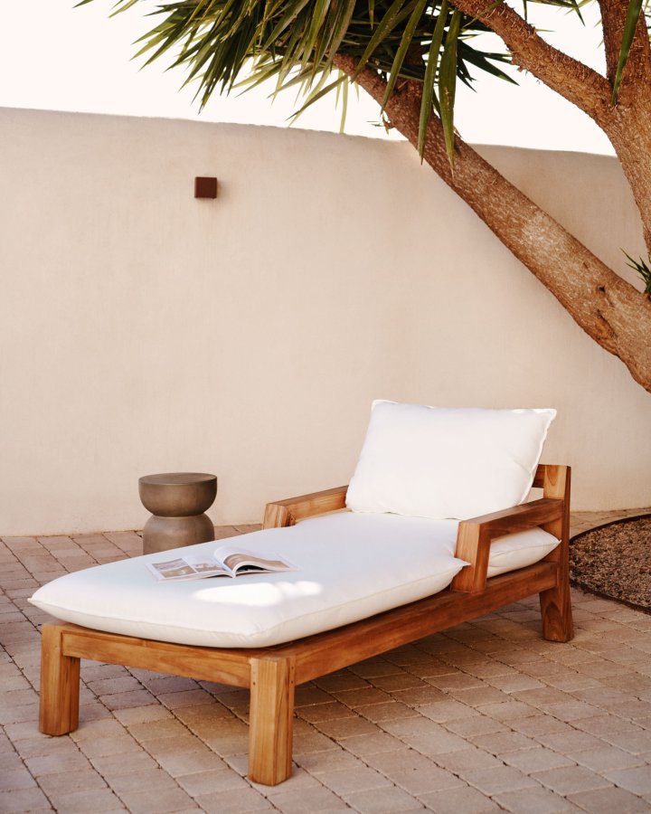 KAVE HOME Forcanera fluktstol, m. hvit pute - brun teak