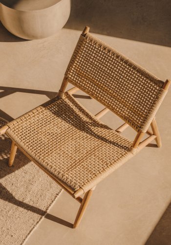 KAVE HOME Codolar lenestol, for inne og ute - naturlig syntetisk flettet og teak