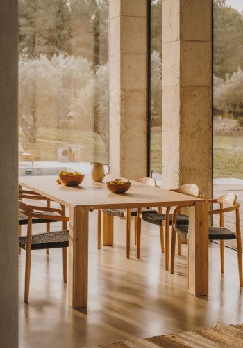 KAVE HOME Glynis lenestol - mrk gr/naturlig polyester/eukalyptus tre, med armlener