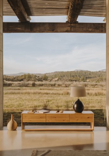 KAVE HOME Alguema TV-bord, m. 3 skuffer - naturlig eikefiner (200x40)