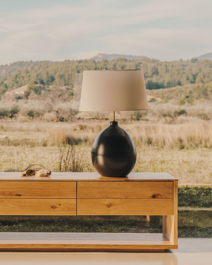 KAVE HOME Foixa bordlampe - svart metall