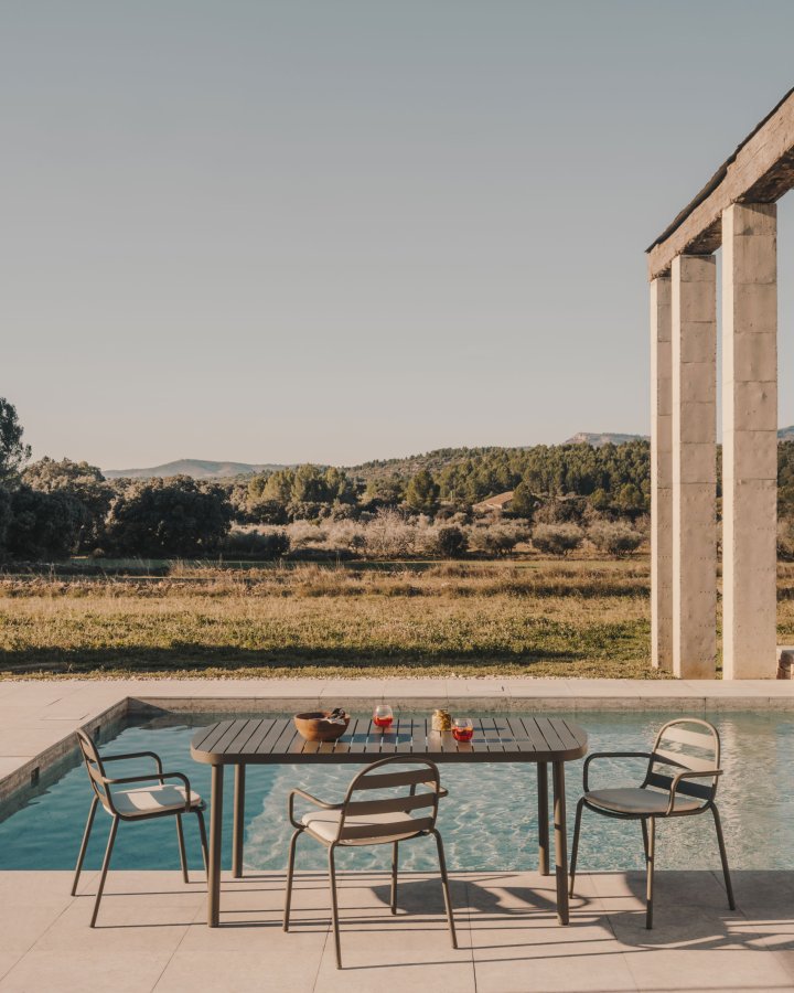 KAVE HOME Joncols hagebord, rektangulrt - gr aluminium (180x90)