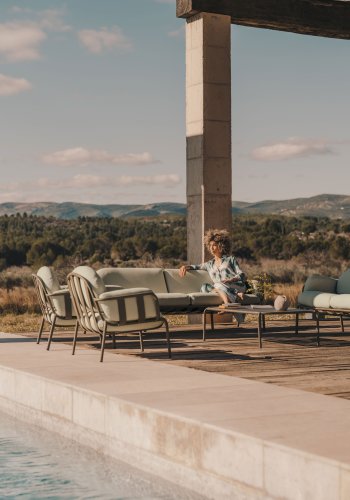 KAVE HOME Joncols 3-manns hagesofa, med beige puter - grnn aluminium