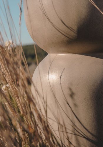 KAVE HOME Garbet sidebord, for innvendig og utvendig, rund - gr fibersement (32)