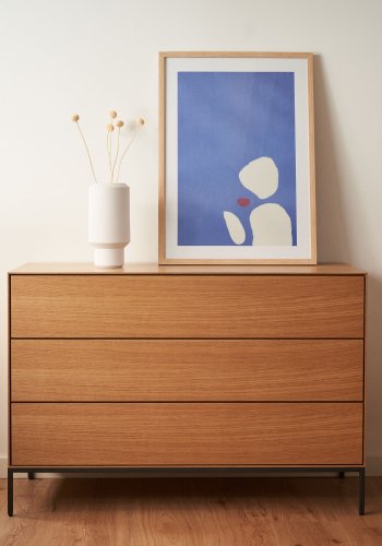 KAVE HOME Vedrana kommode, m. 3 skuffer - naturlig eikefiner og sort stl