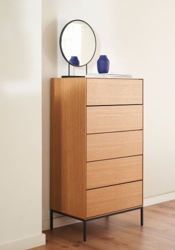 KAVE HOME Vedrana kommode, m. 5 skuffer - naturlig eikefiner og sort stl