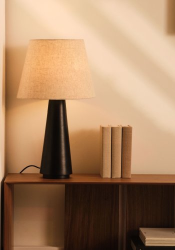 KAVE HOME Torrent bordlampe - linskjerm og svart metall