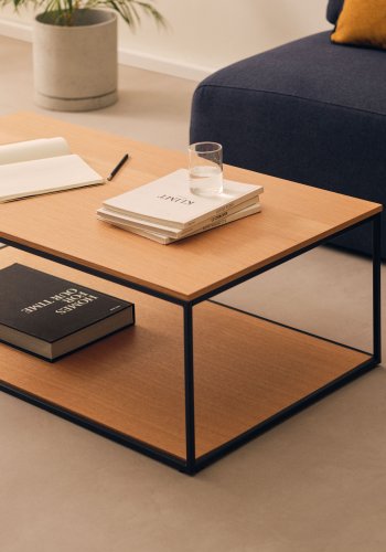 KAVE HOME Yoana sofabord, m. 1 nederste hylle - naturlig eikefiner og svart jern (110x60)