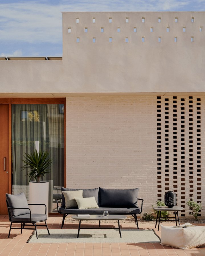 KAVE HOME Bramant lenestol, med armlener og stoffputer - sort stl