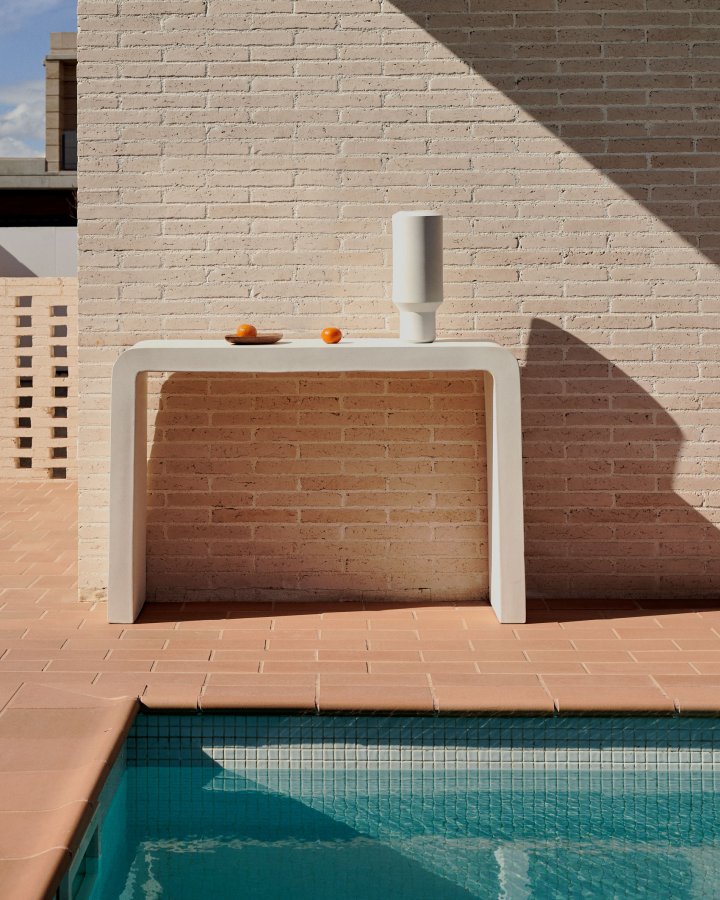 KAVE HOME Aiguablava konsollbord, rektangulrt - hvit sement (120x80)