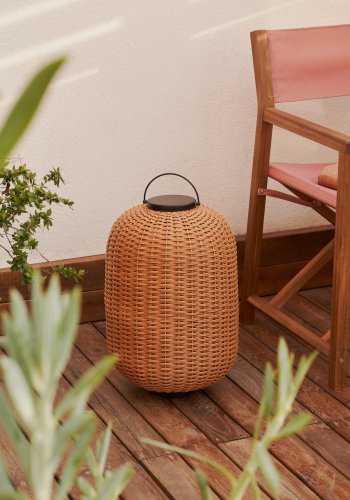 KAVE HOME Saranella stor brbar bordlampe, oppladbar m. USB-kabel, rund - brun polyrattan og metall