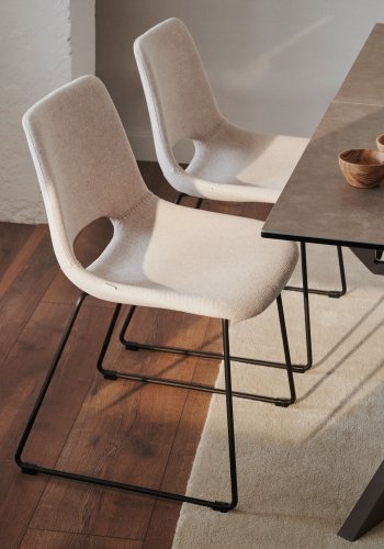 KAVE HOME Zahara spisestuestol - beige stoff og sort stl