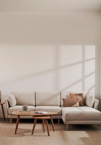 KAVE HOME Gilma 3-manns sofa, med hyre/venstre sjeselong - perlemor-chenille og naturlige ben (260cm)