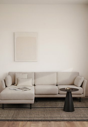 KAVE HOME Gilma 3-manns sofa, med hyre/venstre sjeselong - perlemor chenille og svarte ben (260cm)