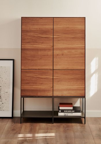 KAVE HOME Vedrana hy skjenk, m. 4 drer og 7 hyller - brun valnttfiner og sort stl