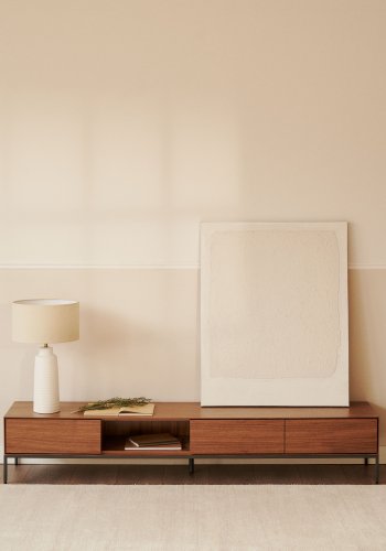 KAVE HOME Vedrana TV-bord, m. 3 skuffer og 1 rom - brun valnttfiner og svart stl (195x40)